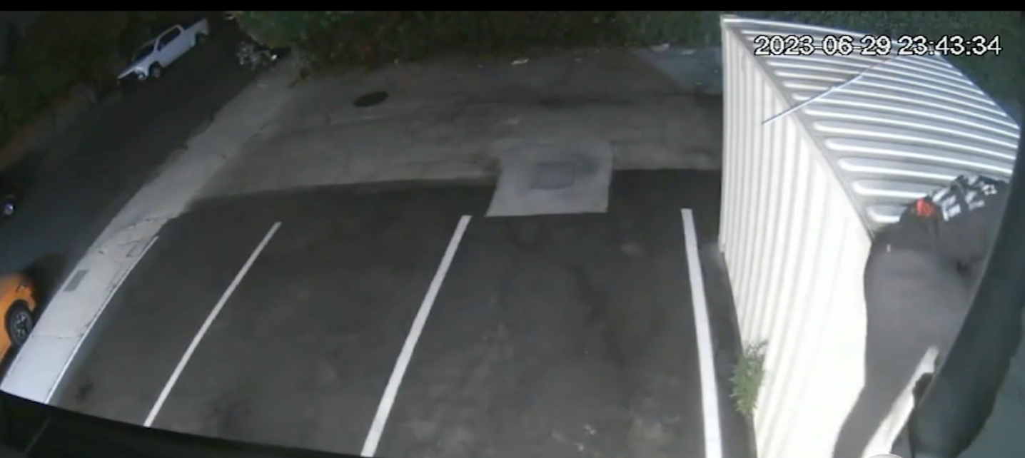 Las cámaras grabaron toda la operación pero no se ha podido identificar ninguno de los ladrones