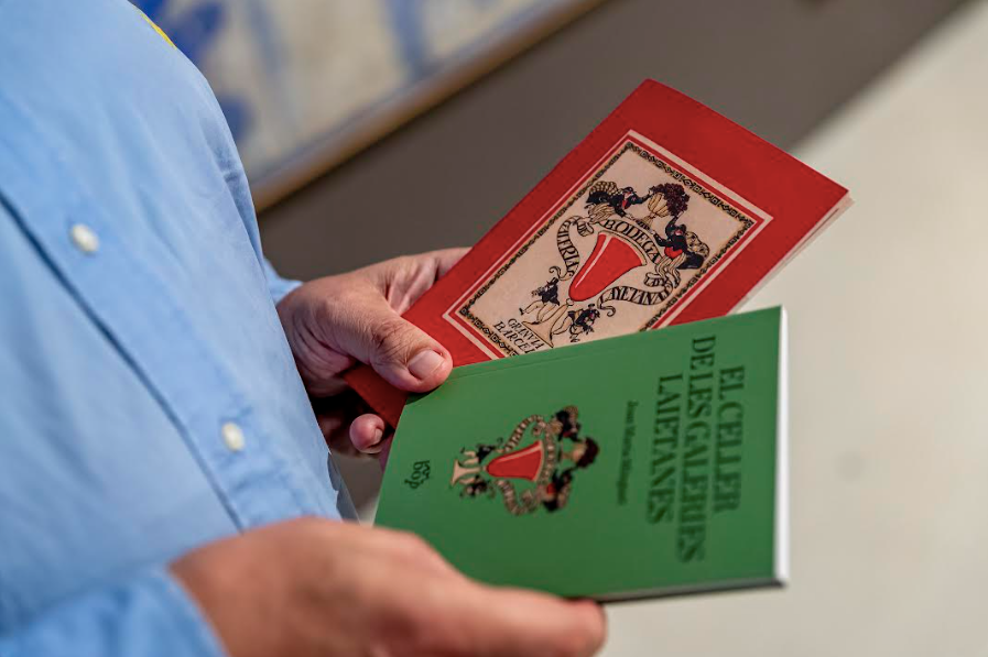 El nou llibre de la col·lecció 'Envinats' va acompanyat d'una edició facsímil de la carta de vins del celler de les Galeries Laietanes | Albert Salamé / Vibop Edicions