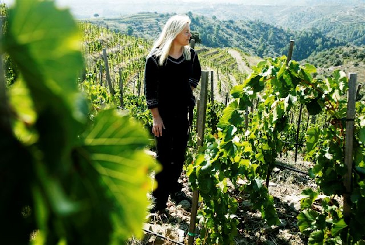 Daphne Glorian, entre vinyes del Priorat | Foto: cedida 