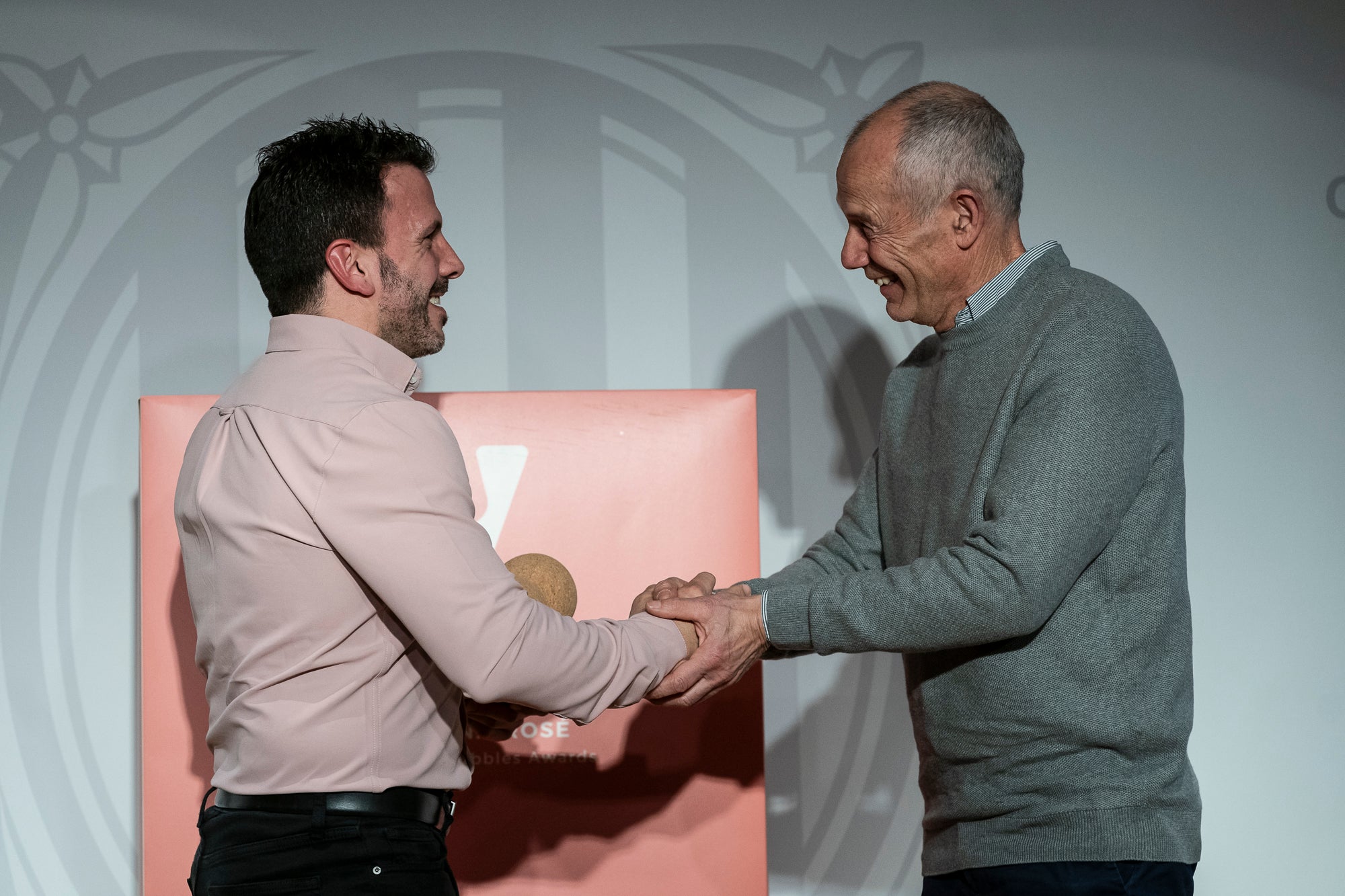 Premi INCAVI al millor vi escumós rosat català 2024: Duran Rosé Gran Reserva 2017, de celler Ramon Canals Canals (DO Cava). Lliura el guardó Enric Bartra, en representació de l'INCAVI