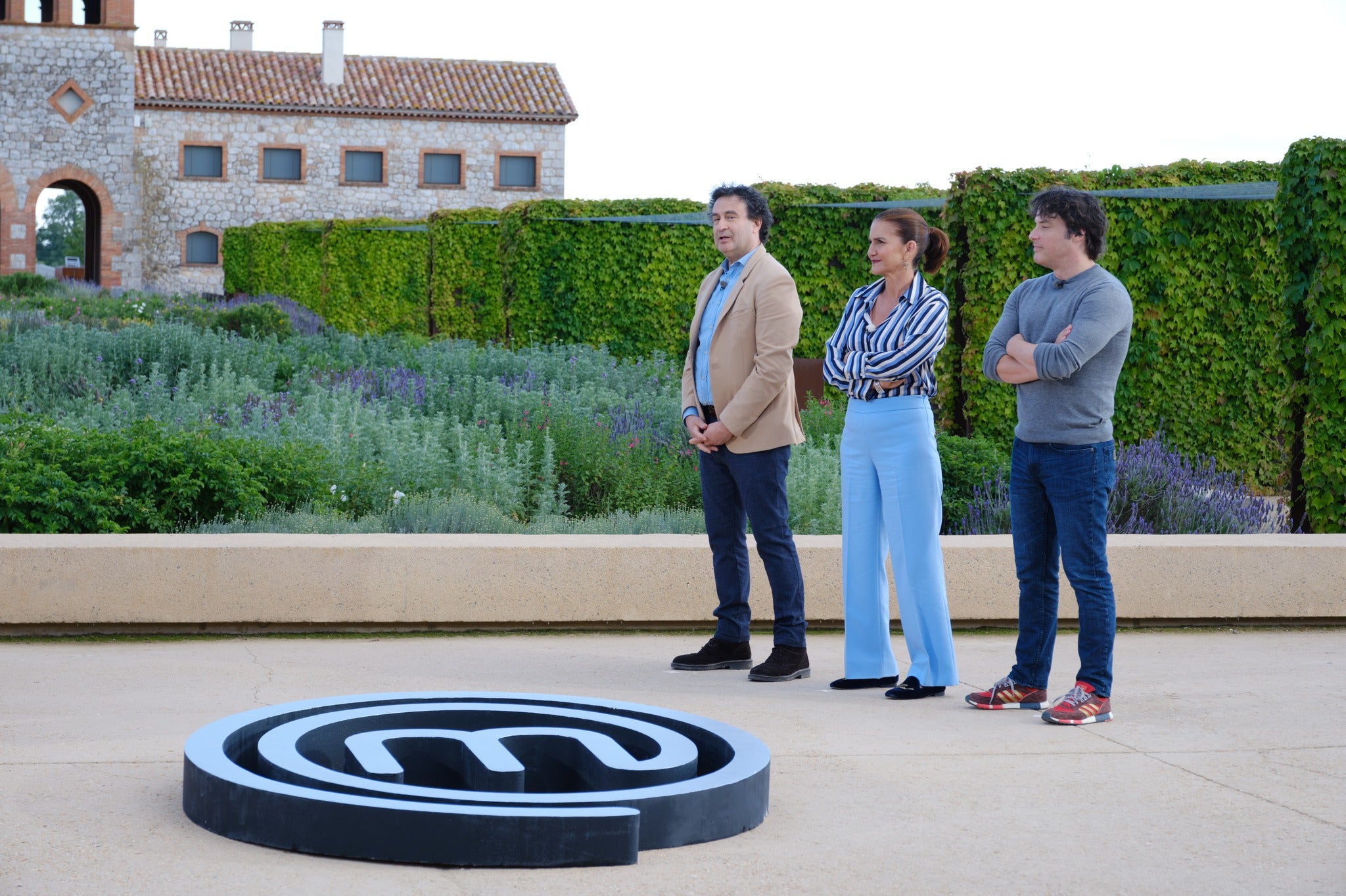 Els presentadors del 'reality' als exteriors de Perelada | Perelada 