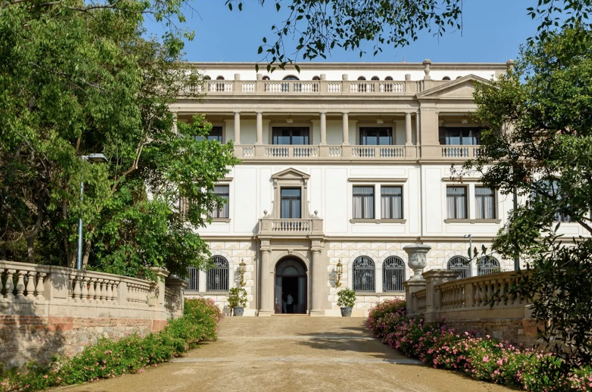 Casa Museo Nuria Pla. Fachada de la Masía Adolf Florensa