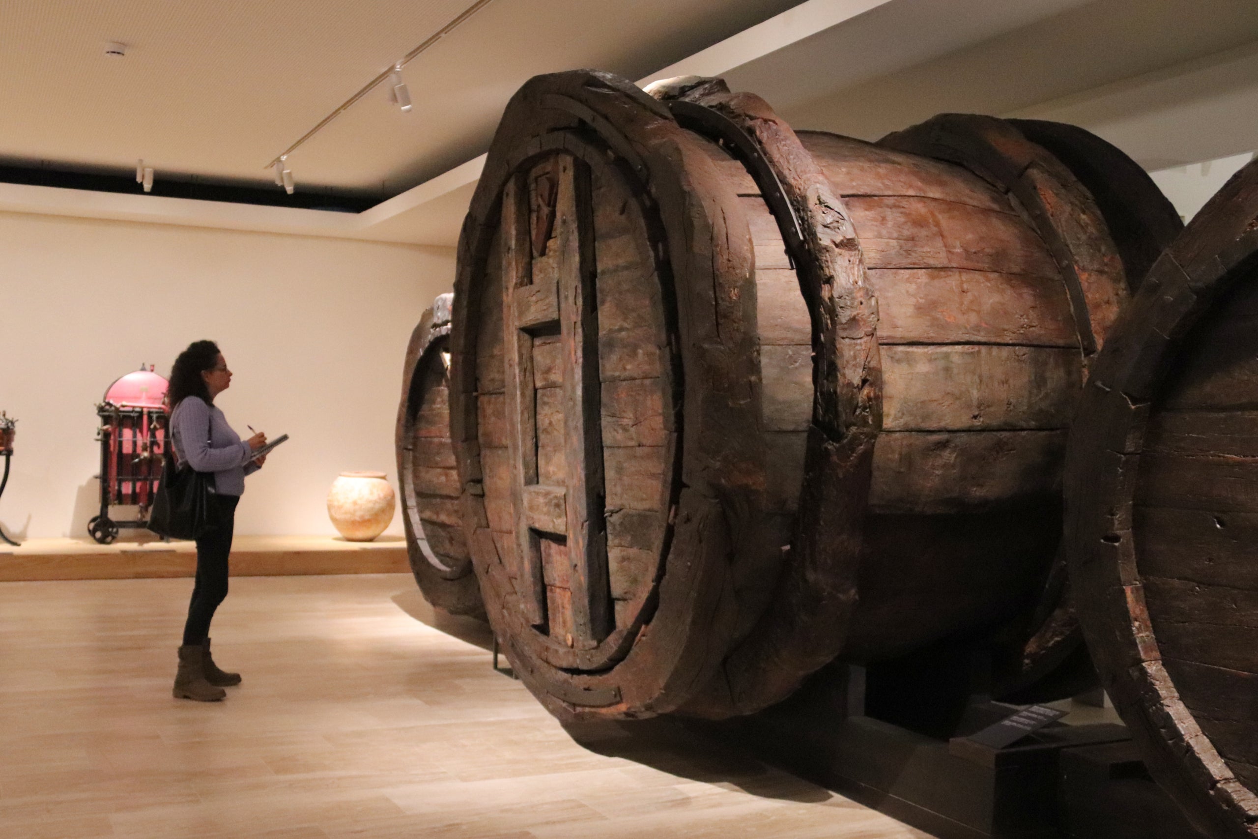 Botes de vi gegantines al nou VINSEUM / ACN