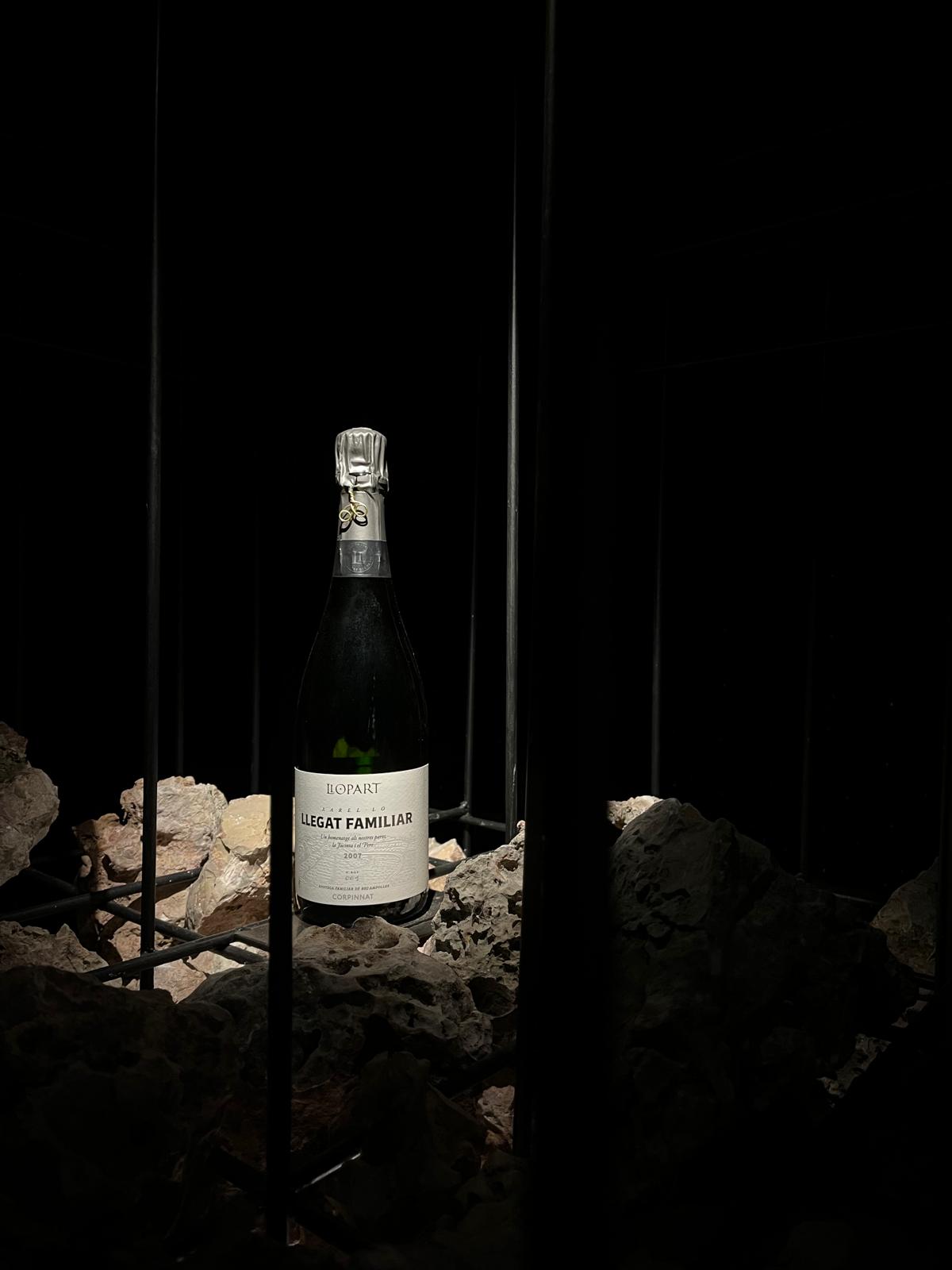 Imagen de la primera botella de Llegat Familiar / J.C