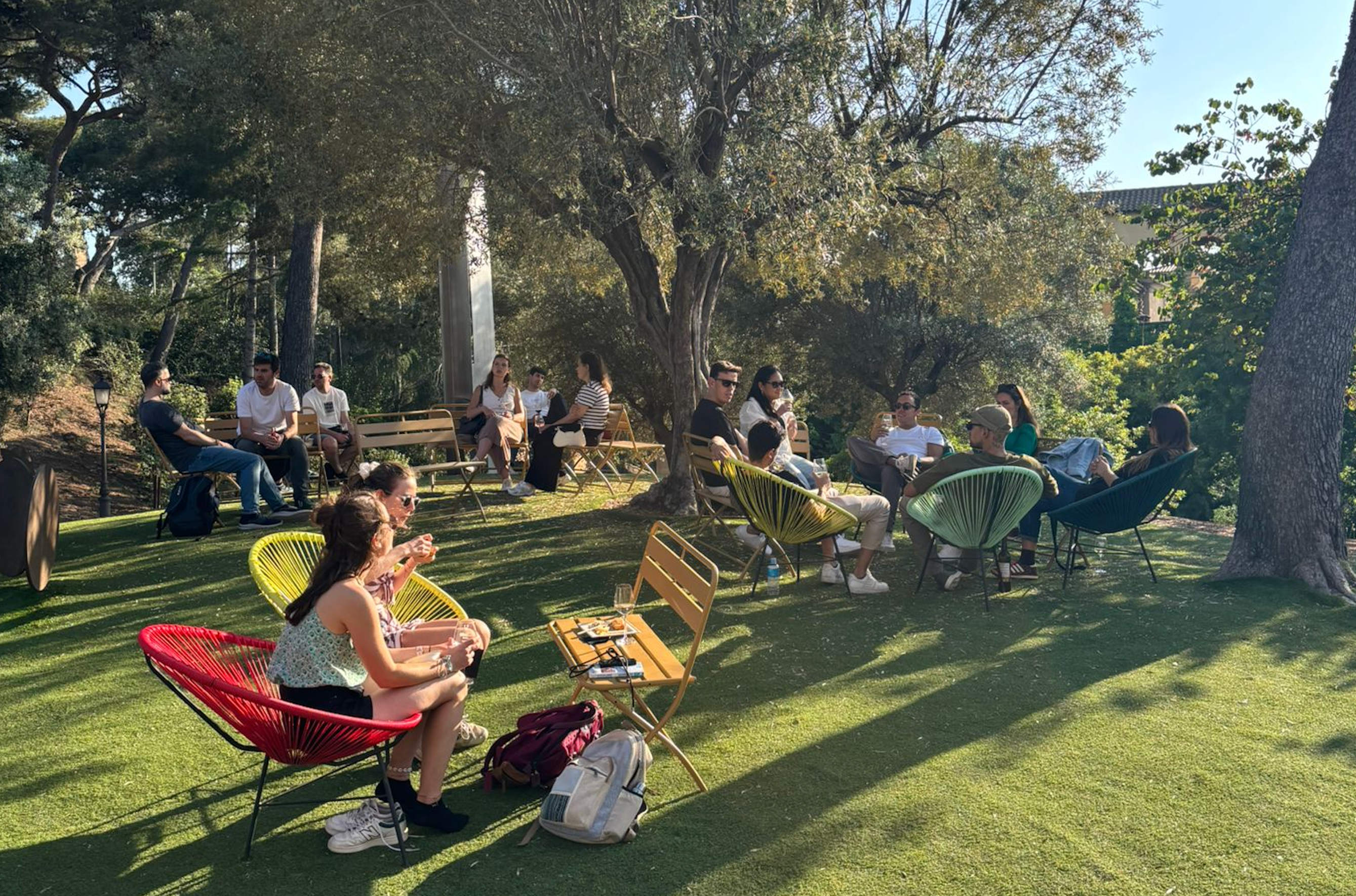 Imatge d'ambient d'un dels espais 'chill out' del festival Vinàriament Barcelona | B.O.