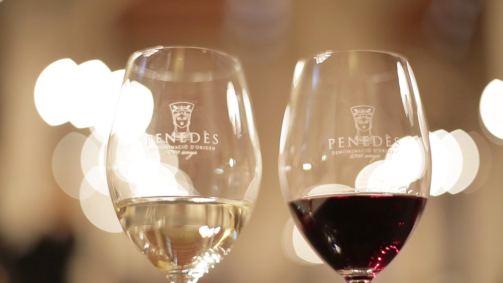 Dos copas de vino de la DO Penedès / DO Penedès 