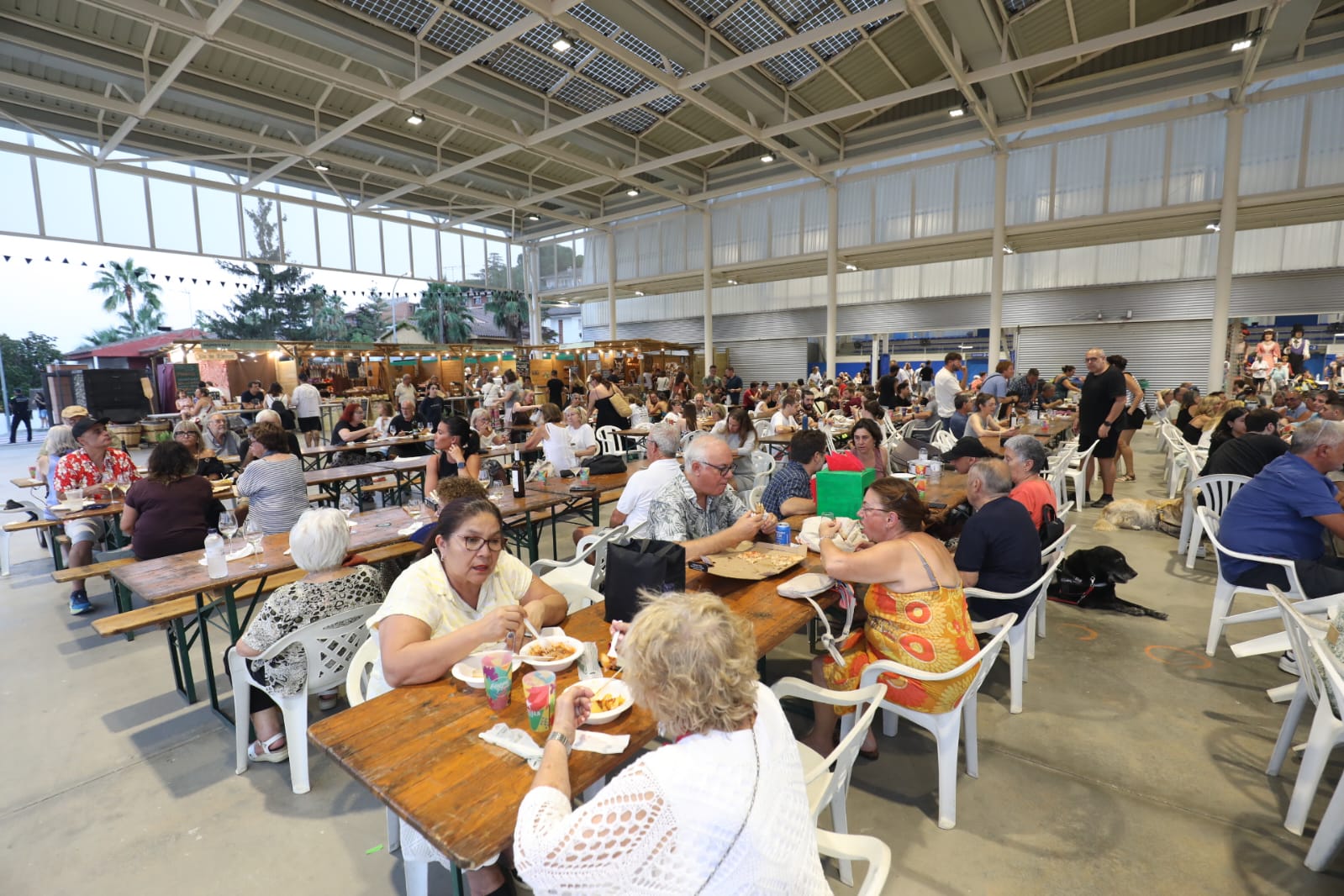 Interior de la exitosa 36ª Muestra Gastronómica de Cabrils / Ajuntament de Cabrils