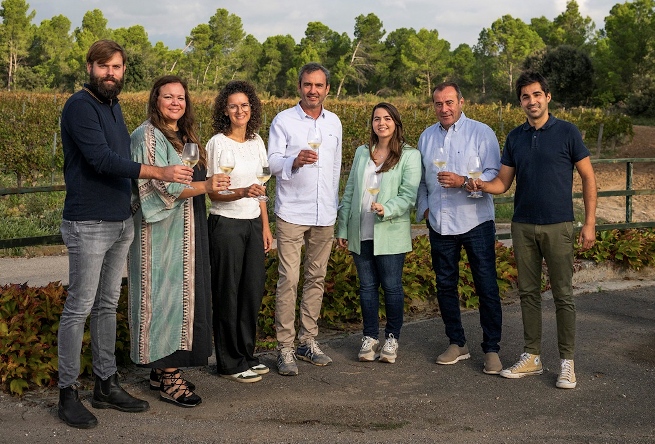 Imatge de la direcció de Corpinnat amb els representants d'AT Roca i Mas Bertran / Cedida