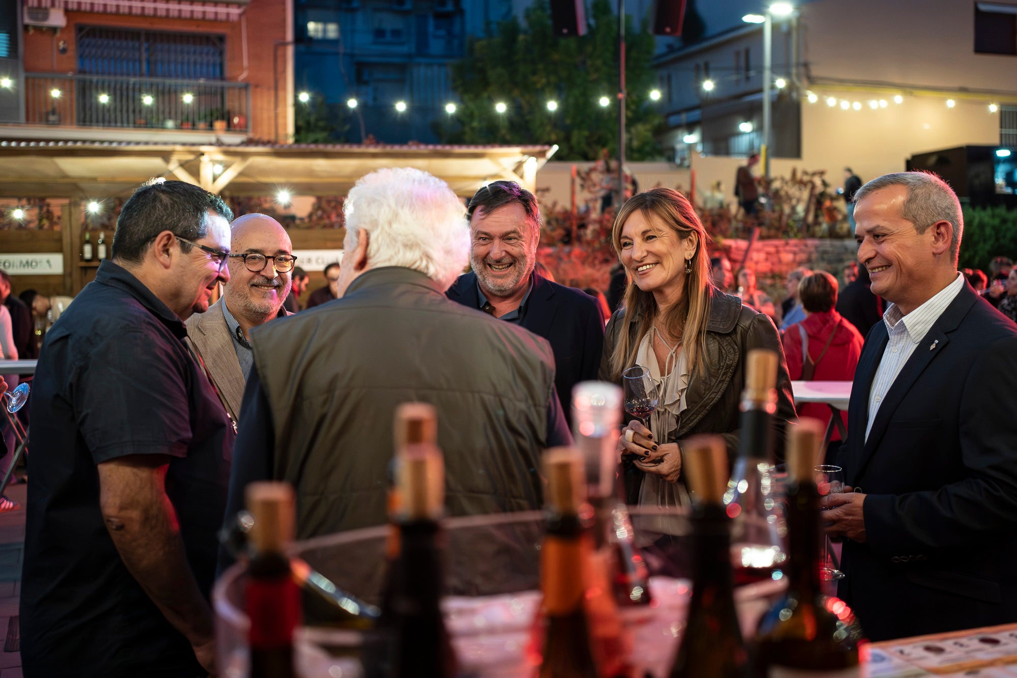 Ana María Martínez, alcaldesa de Rubí; Joan Gené, director del INCAVI; Salvador Cot, editor del Grup Món; y Ramón Roset, director de los Premios Vinari en la inauguración de la Feria del Vino de Rubí / Mireia Comas