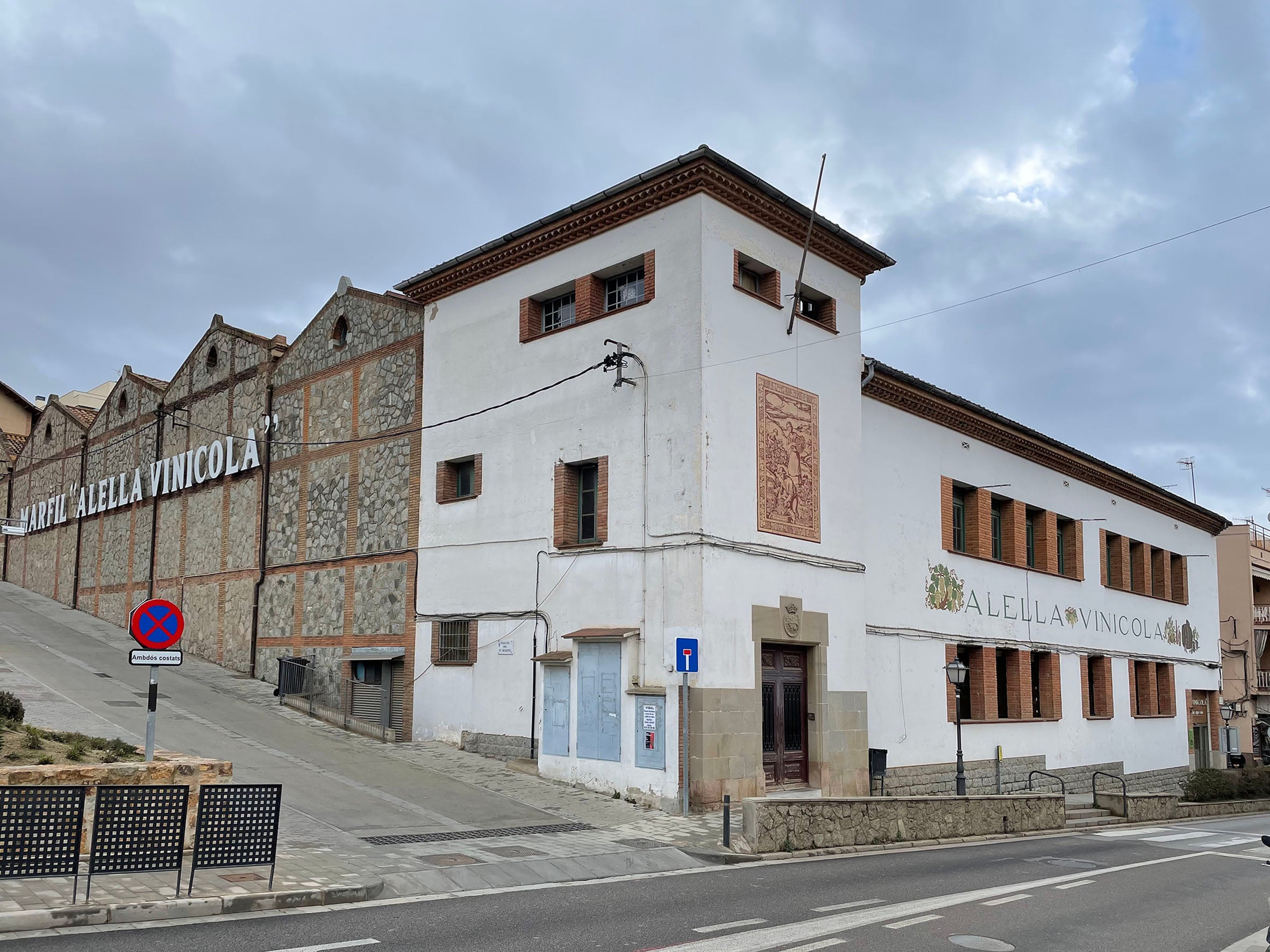 Edificio modernista de la Bodega Alella Vinícola / Cedida