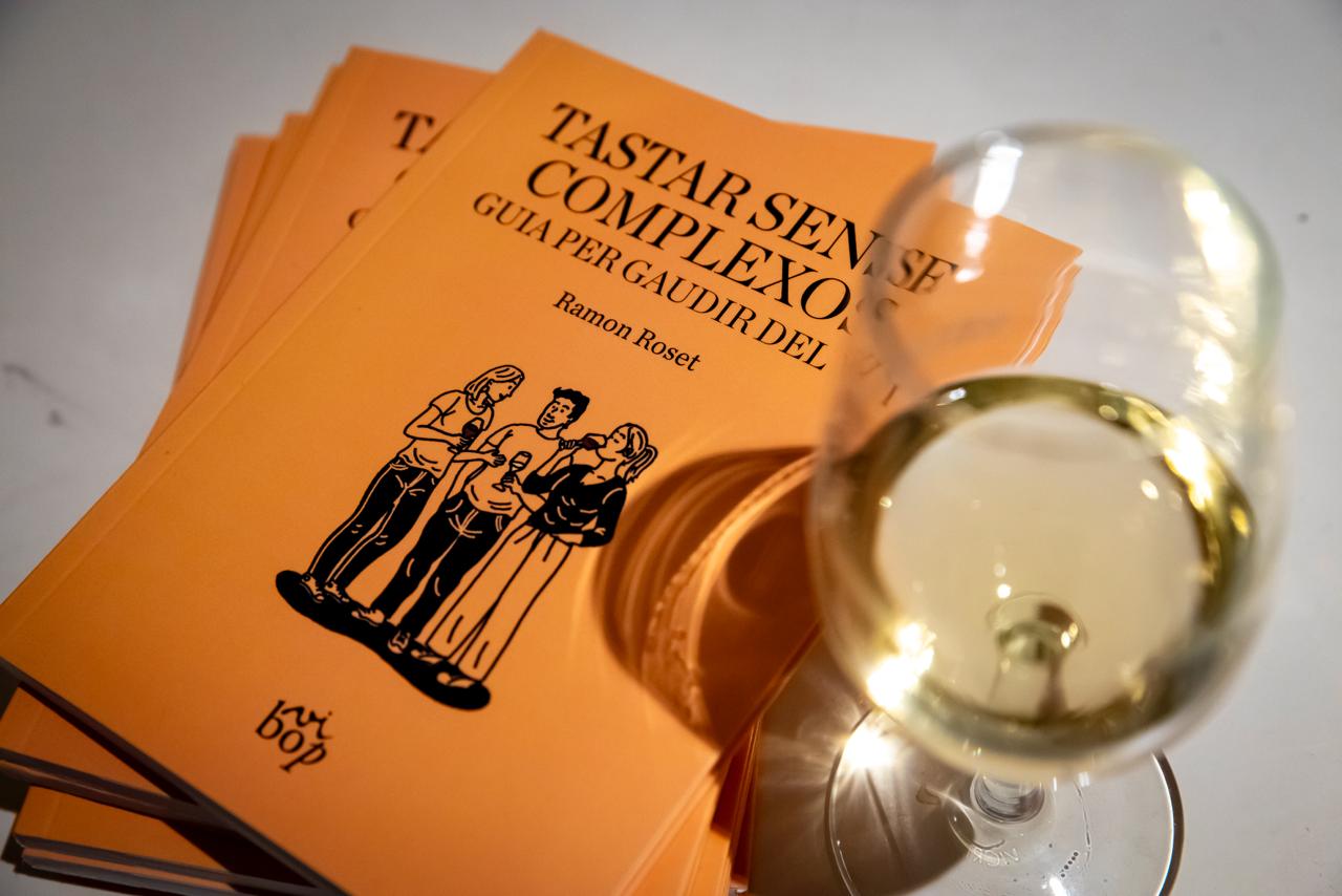 Imatge del llibre 'Tastar sense complexos. Guia per gaudir del vi' / Albert Salamé