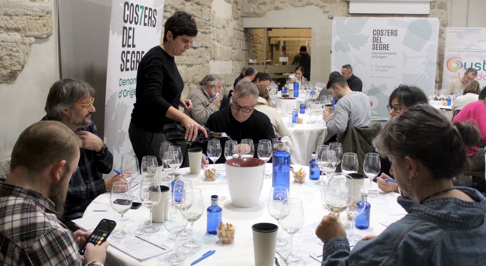 El tast final del jurat de la quarta edició del Concurs de Vins de la DO Costers del Segre / cedida