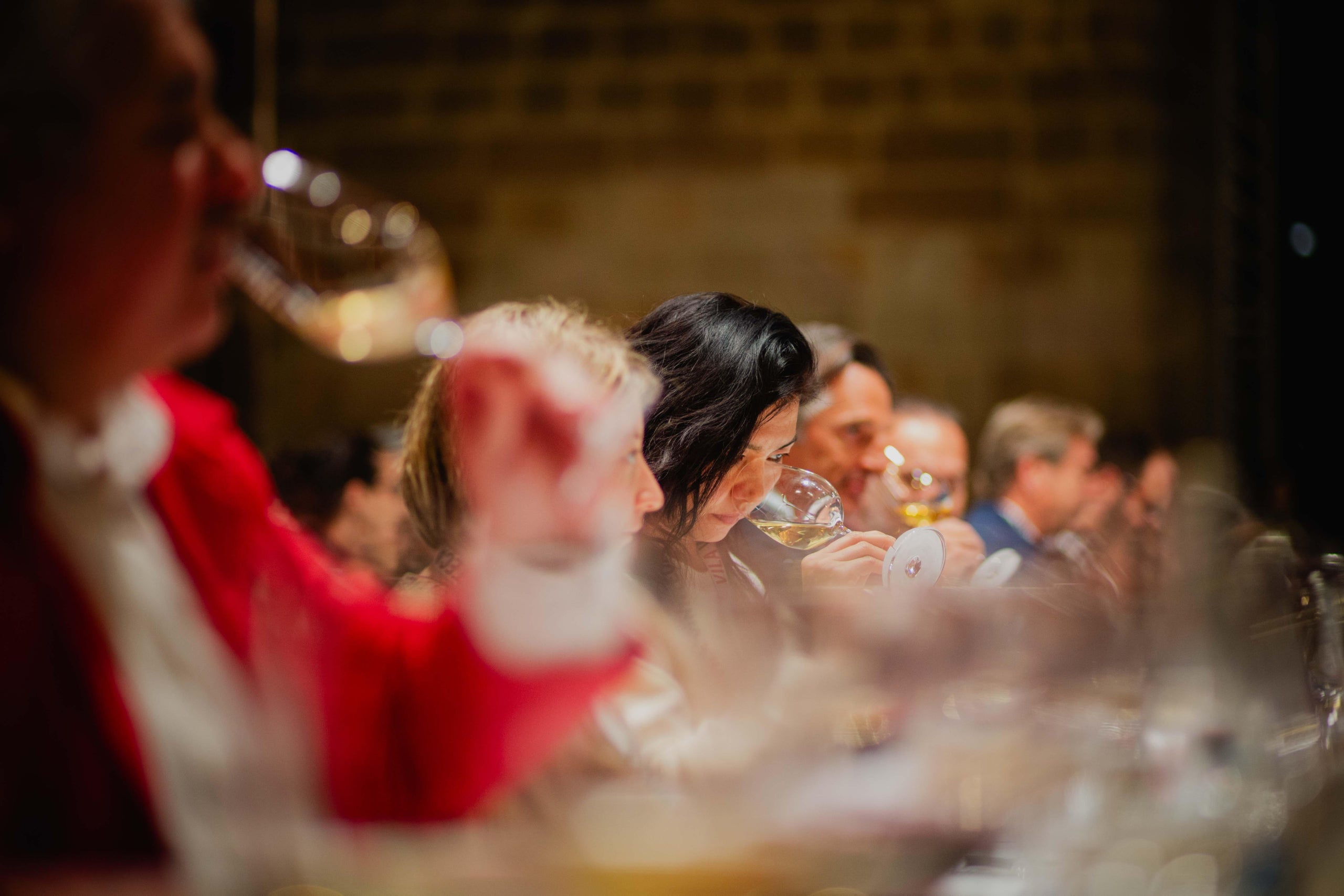 Imatge d'uImatge d'unes persones tastant vins en una de les edicions passades del Premi Vila Viniteca de Tast per Parelles / Cedidana de les edicions passades del Premi Vila Viniteca de Tast per Parelles / Cedida