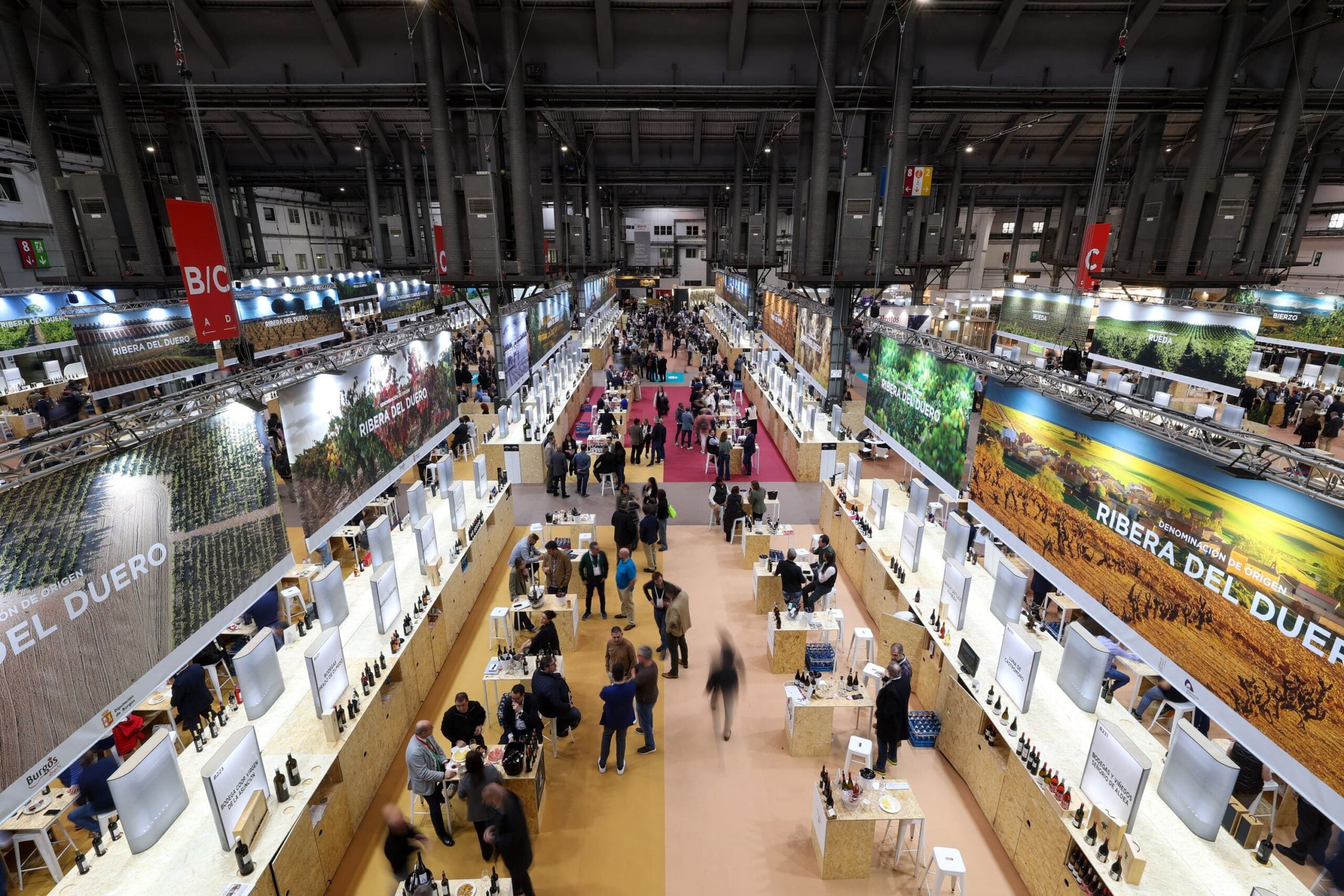Imatge de l'interior de laFira de Barcelona durant la Barcelona Wine Week 2026 / Cedida