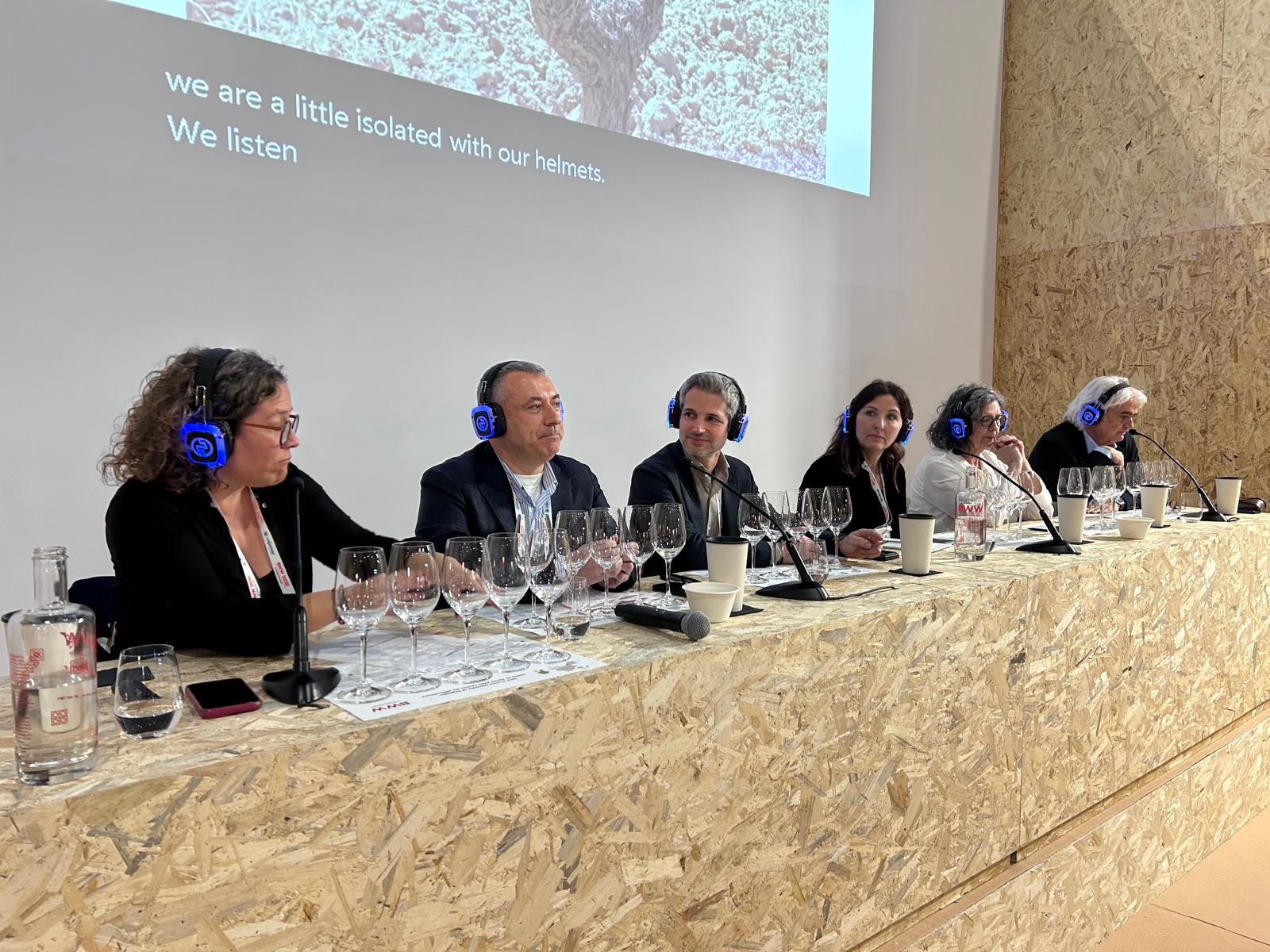 D'esquerra a dreta: Ruth Troyano, Juanjo Galcerà, Ramon Roqueta, Núria Altés, Carmen Ferrer i Joan Àngel Lliberia / J.G.