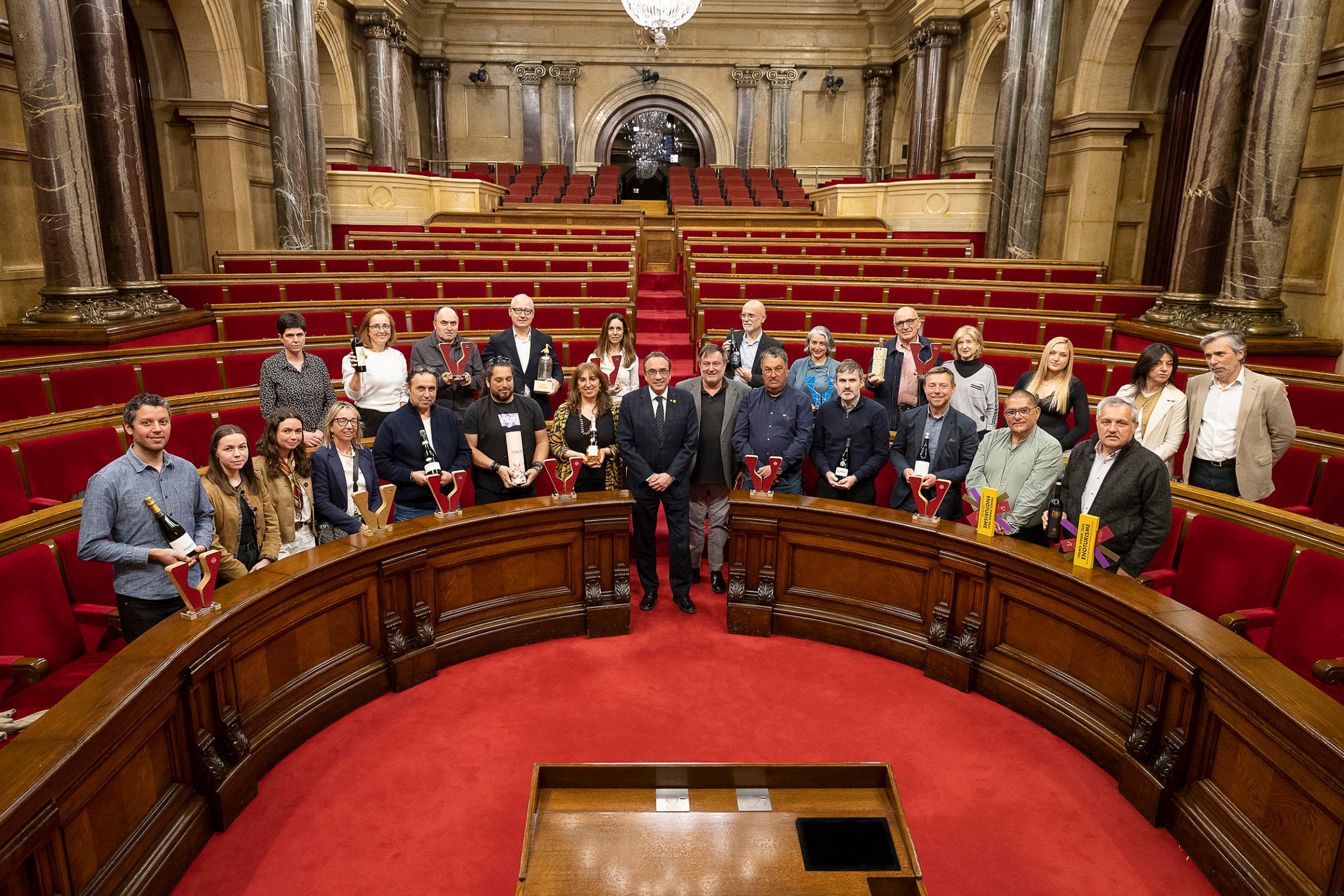 Josep Rull, President del Parlament de Catalunya, reb els guanyadors dels Premis Vinari.
30.03.2026, Barcelona

foto: Jordi Play