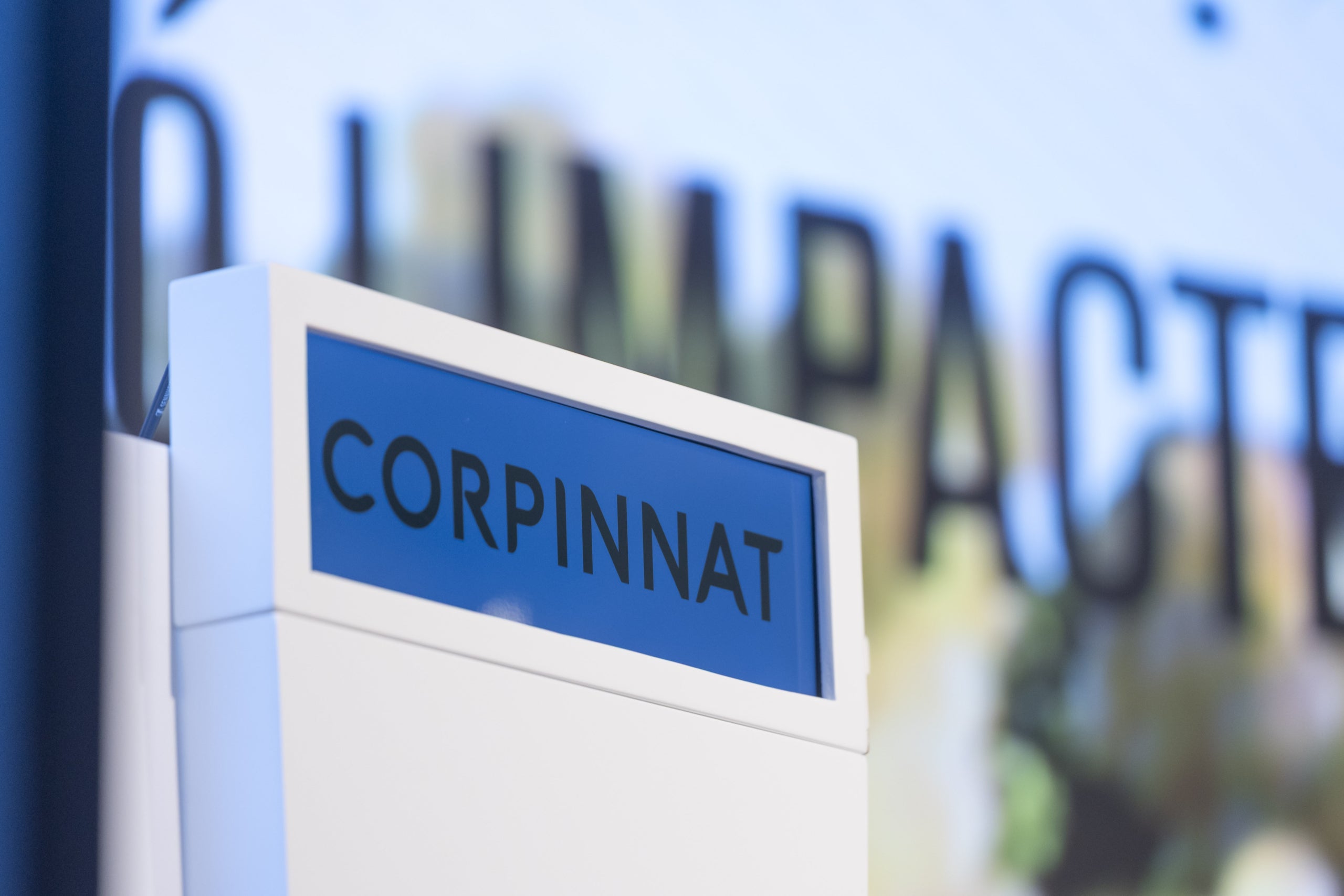 Imatge del faristol de Corpinnat durant la presentació de la Memòria econòmica del 2025 de la marca col·lectiva / Cedida