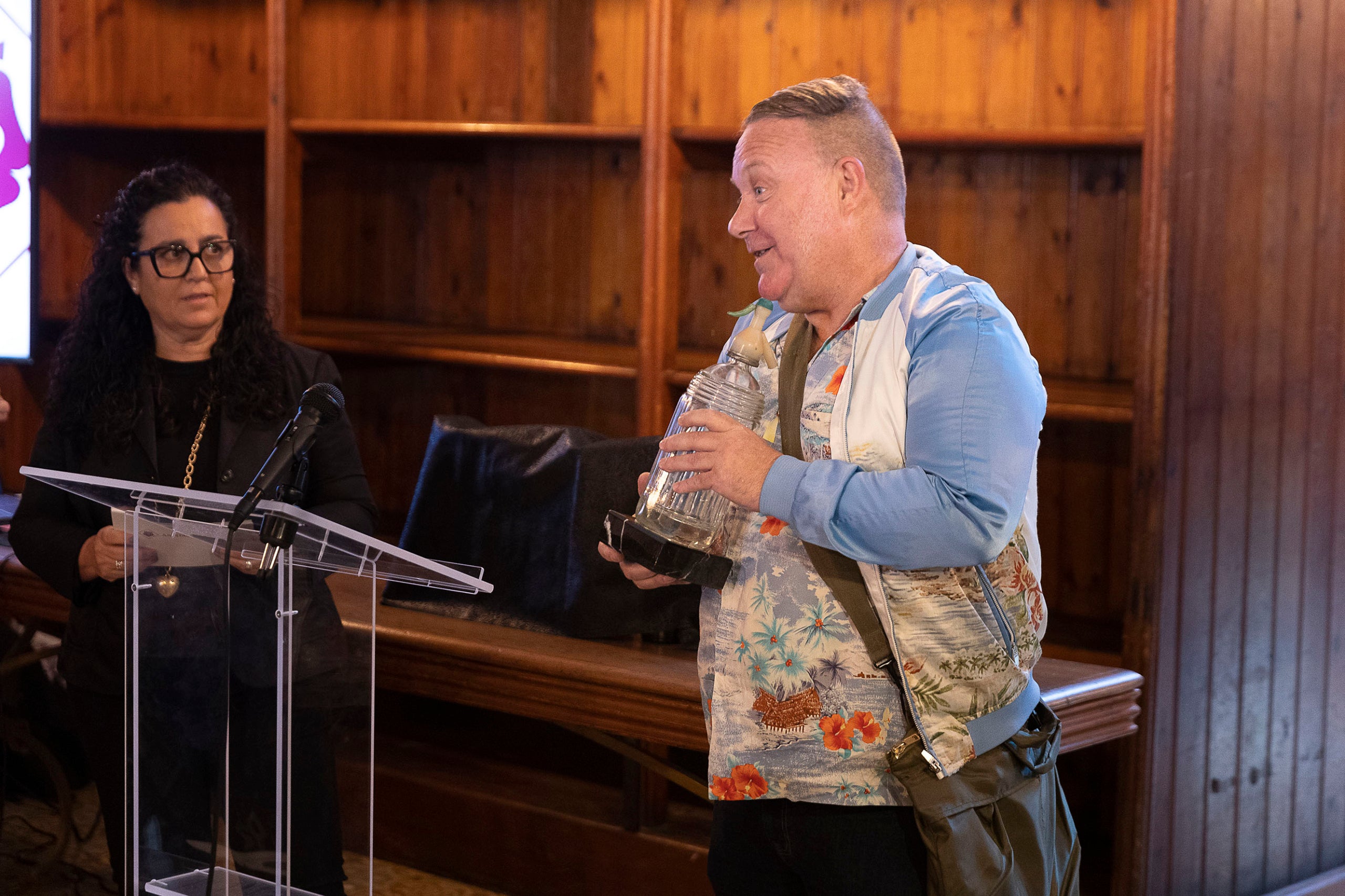 Vermouth de la Casa recibe el premio Gaudí Reus a la Promoción del Vermut durante el acto de entrega de los Premios Vinari de los Mejores Vermuts Catalanes. 27.03.2026, Reus foto: Jordi Play / Premis Vinari