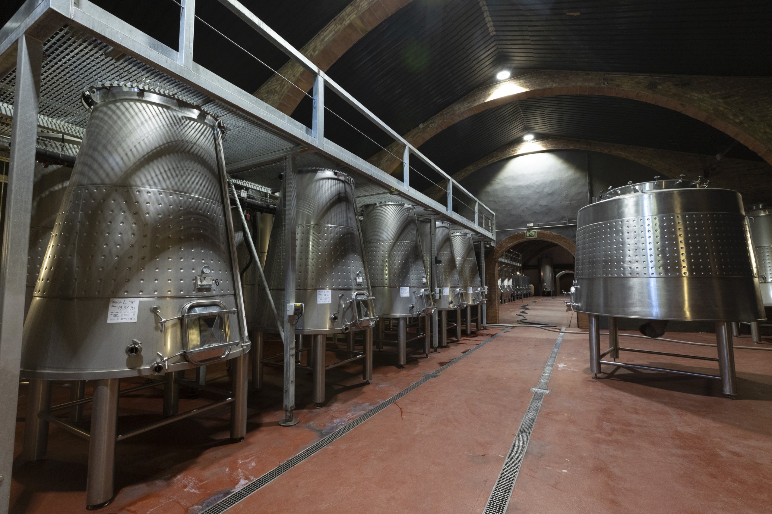 Interior de la bodega Raimat, del grupo Raventós Codorníu / cedida