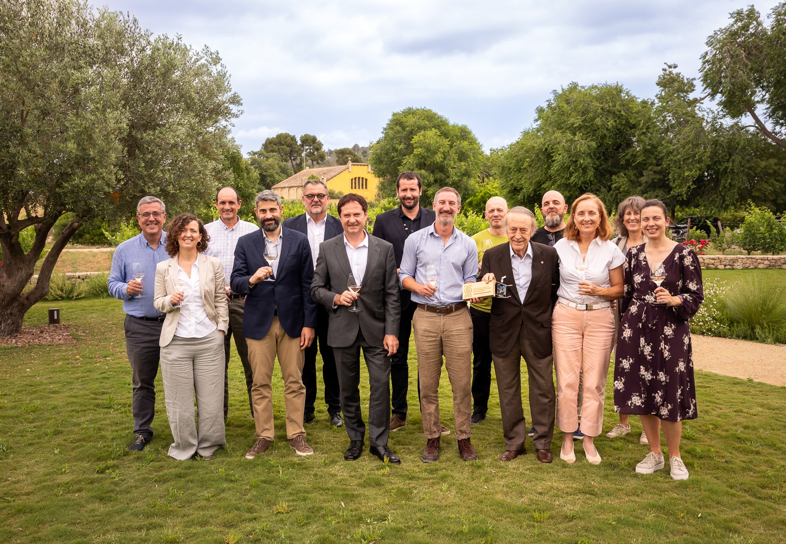 Foto de familia de todo el equipo directivo de Familia Torres / Cedida