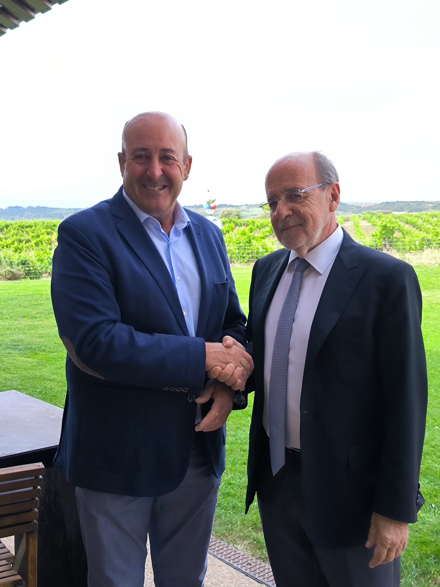 El president de OIVE, Fernando Ezquerro i el president de FIVIN, el Dr. Ramon Estruch / Cedida