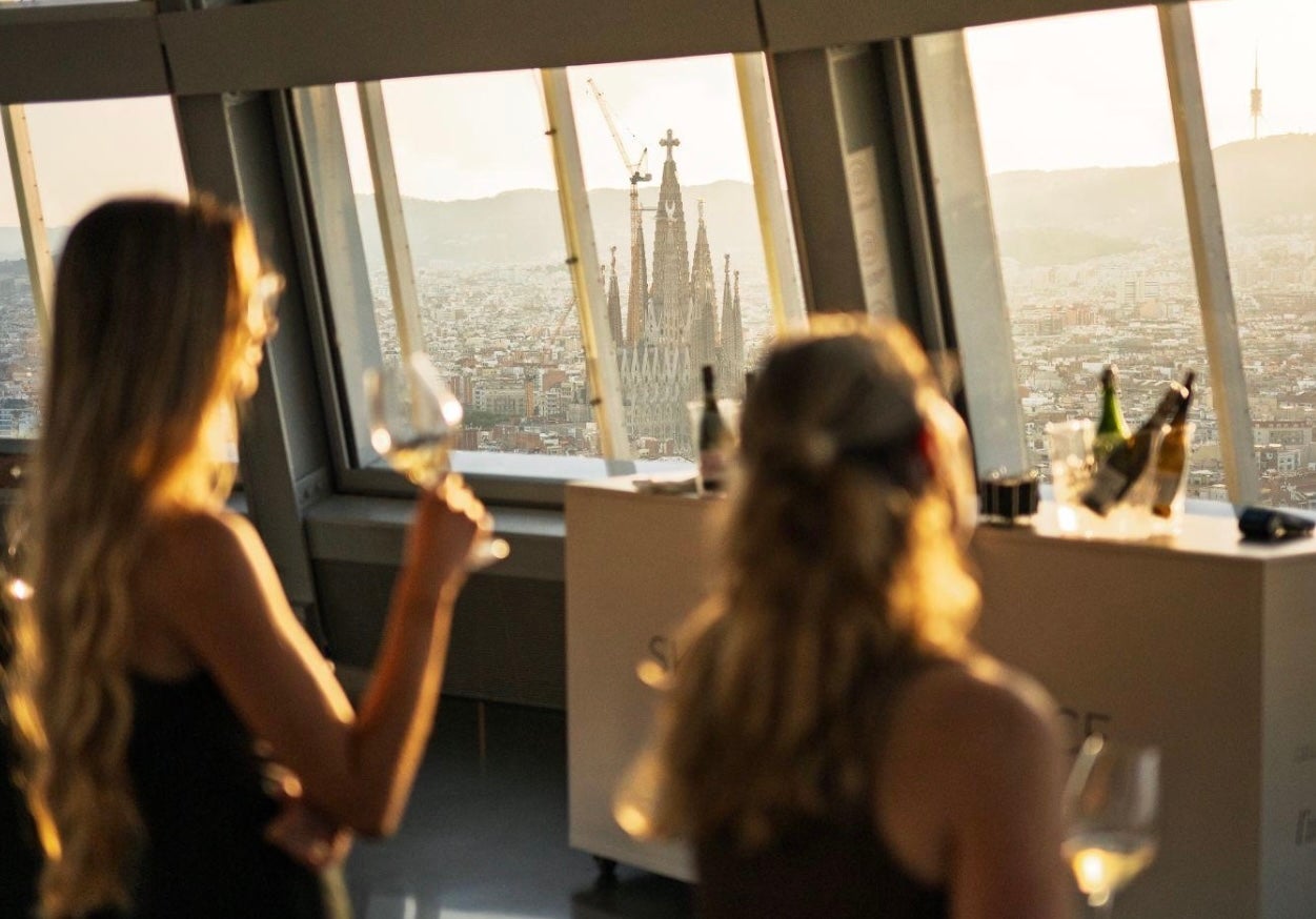 Brindis con Recaredo del mirador de la Torre Glòries, para las tardes de verano / Foto: Torre Glòries