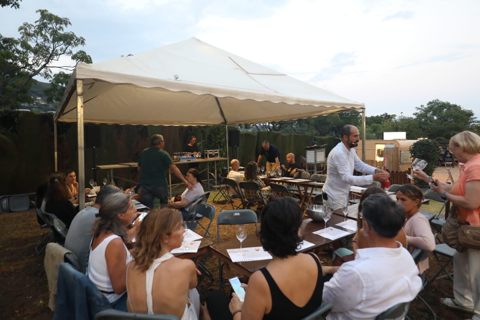 Tast de vins durant la Mostra / Ajuntament de Cabrils