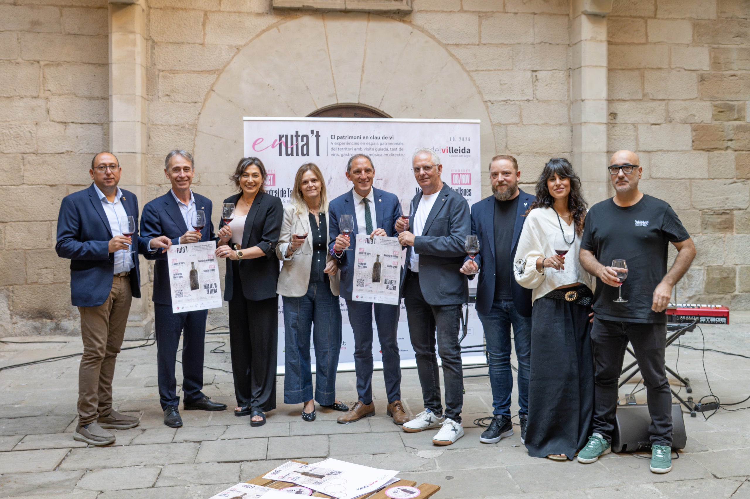Presentació Enruta't 2026 / Àlex Garcia, Alcalde de Talarn; Juli Alegre, director del Patronat de Turisme de la Diputació de Lleida; Montse Guardiola, presidenta de la Ruta del Vi de Lleida, Pilar Espax Gay, directora dels Serveis Territorials d’Empresa i Treball; José Crespín, subdelegat del Govern; Francesc Roset, alcalde d’Arbeca; Gregori Albareda, sommelier; Alícia Torrelles i Josep Maria Serra, duet Segon Passeig / Ruta del Vi de Lleida