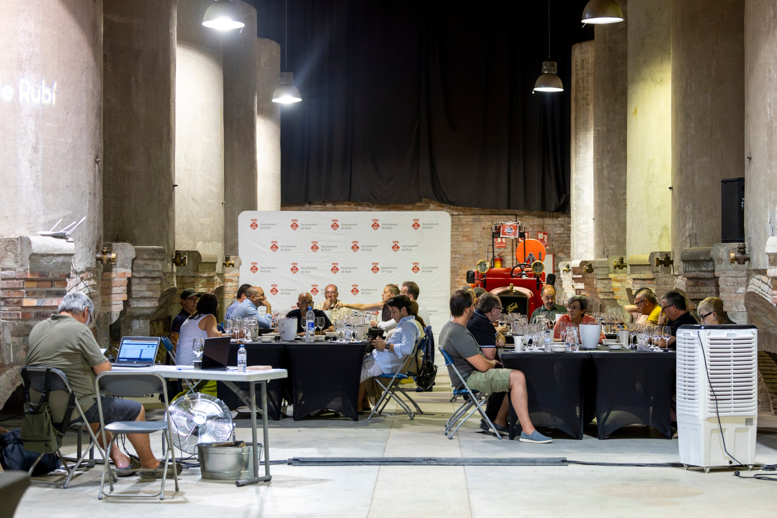 El tast final dels Premis Vinari 2026, al Celler Cooperatiu de Rubí / Anna Munujos