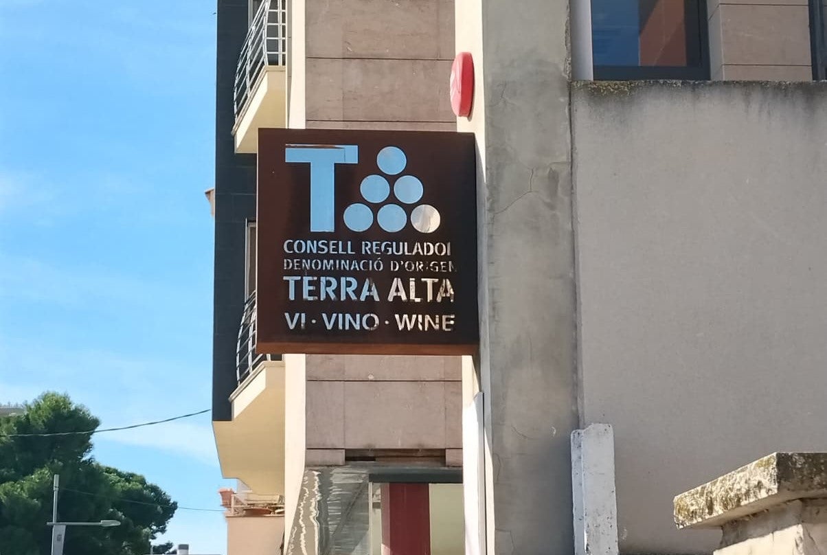 Seu del Consell Regulador de la Denominació d'Origen Terra Alta a Gandesa. / 