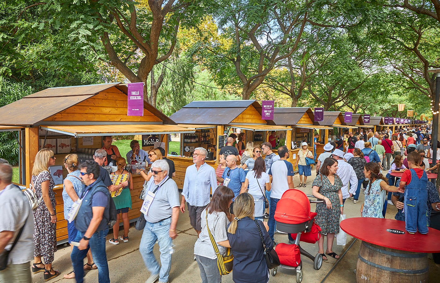 Públic assistent a la Fira del Vi la Gastronomia de Cambrils que se celebra al Parc del Pescador. / Cedida