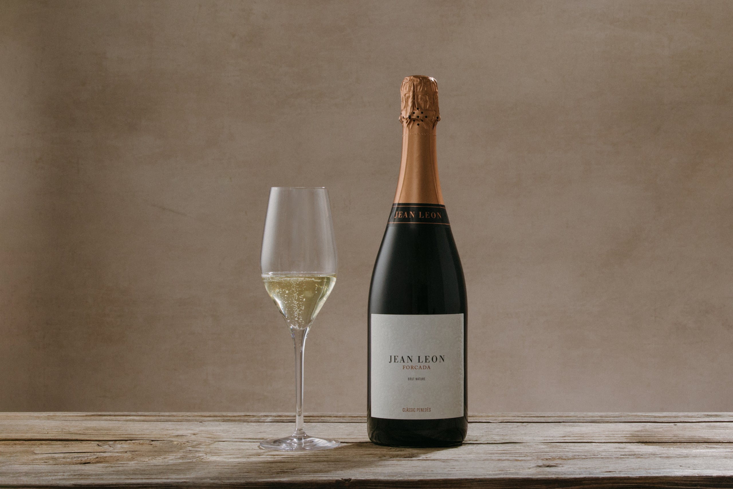 El celler Jean Leon de la família Torres presenta el primer vi escumós fet amb la varietat ancestral forcada, provinent del Ripollès / Celler Jean Leon